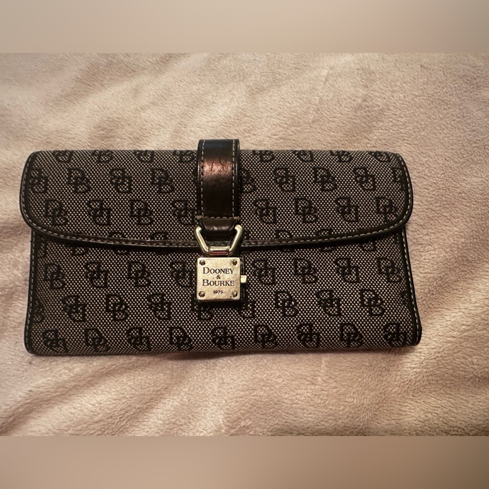 Vintage Dooney & Bourke Wallet